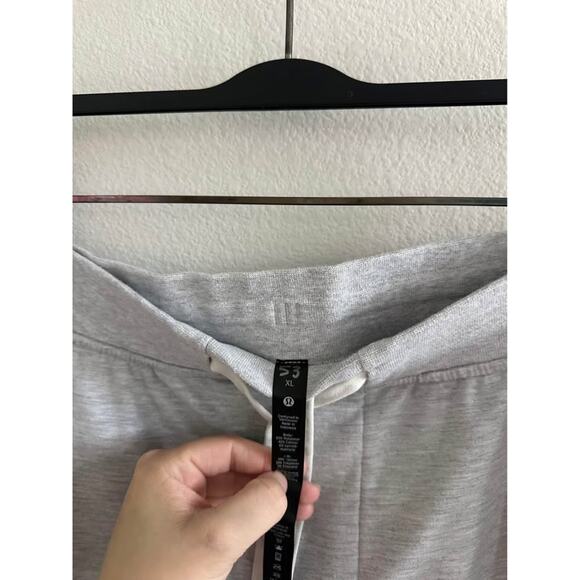 Lululemon Men’s City Sweat Classic Grey Jogger Limited Edition Gold Stripe Sz XL - Picture 3 of 5